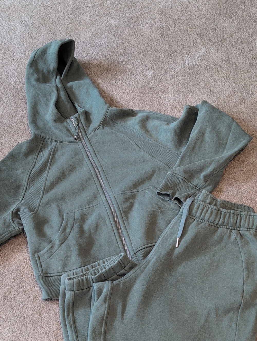 Lulu Lemon Hoodie & Sweatpants Set